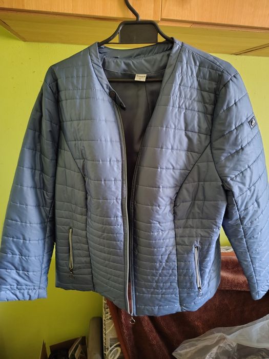 Kurtka wiosenna pikowana jasno niebieska