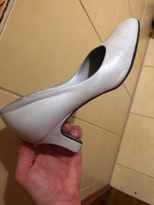 Туфлі з натуральної шкіри білі  для нареченої весільні 37 розмір