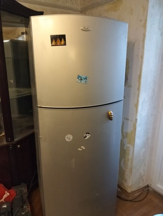 Пральна машина та холодильник