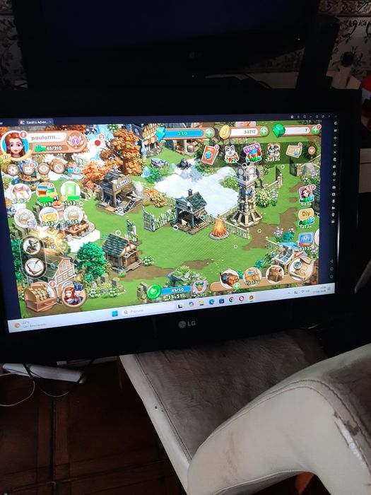 Televisão LG 32 polegadas a funcionar