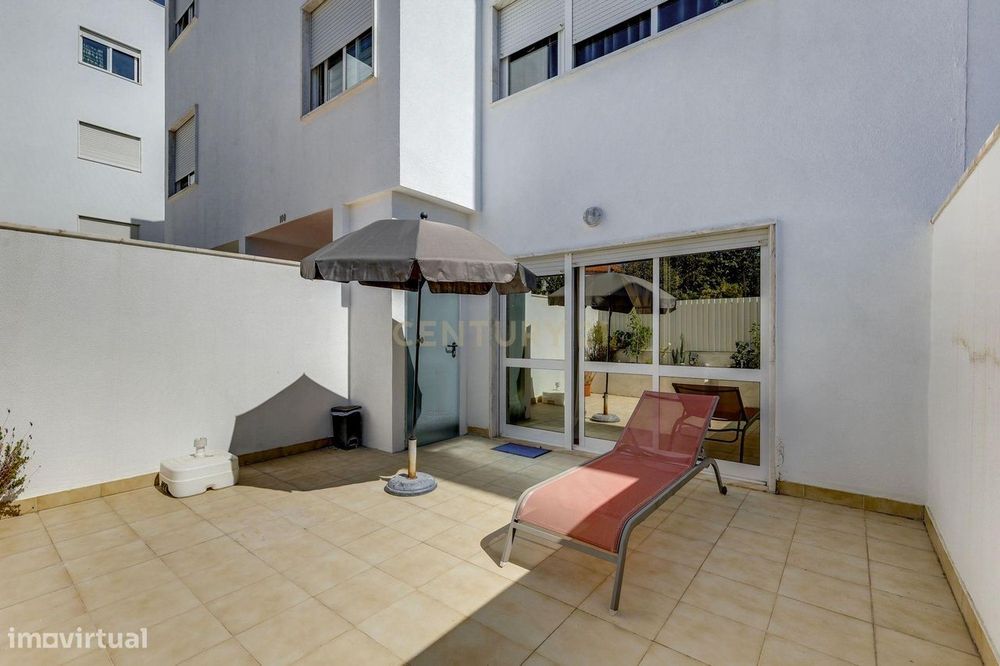 T1 de 120m² remodelado | 2 Terraços | 2 Boxes | Carcavelos