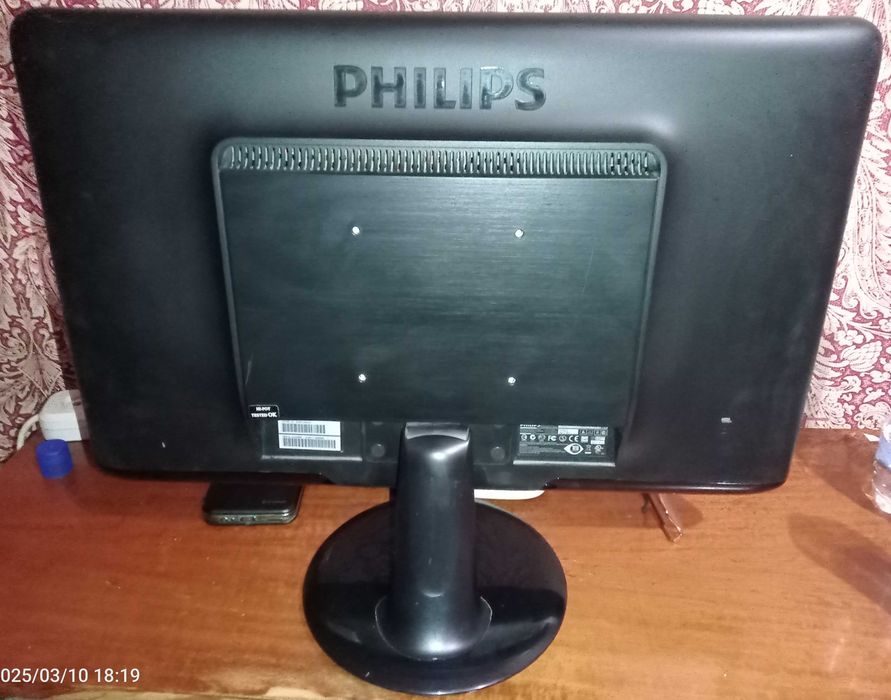 Монітор PHILIPS 22" в гарному робочому стані , без битих пікселів.
