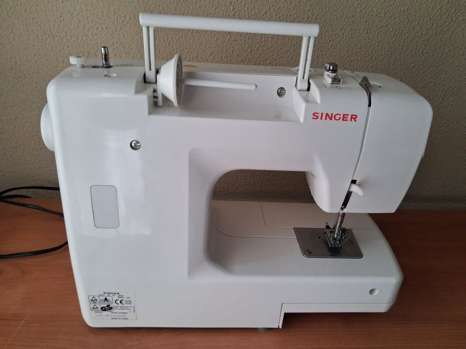 Máquina de costura elétrica