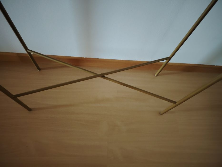 Consola de metal e vidro temperado