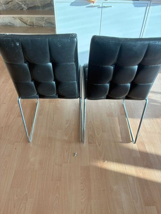 [COMO NOVA] cadeira acolchoada preta, sem braços