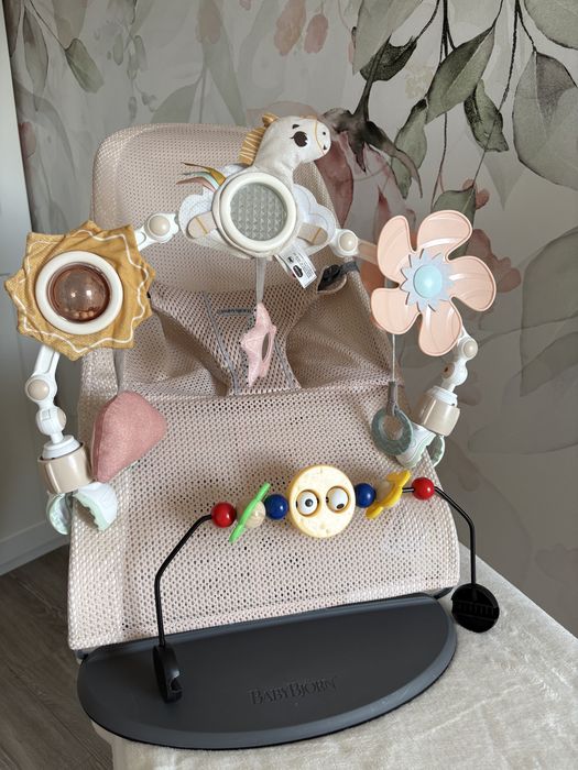 Leżaczek bujaczek babybjorn pearly pink mesh