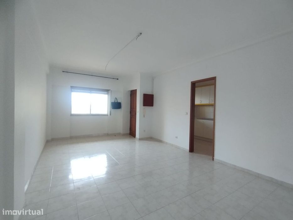 Apartamento T2 na Zona Norte de Torres Vedras | A 5 min. do Centro