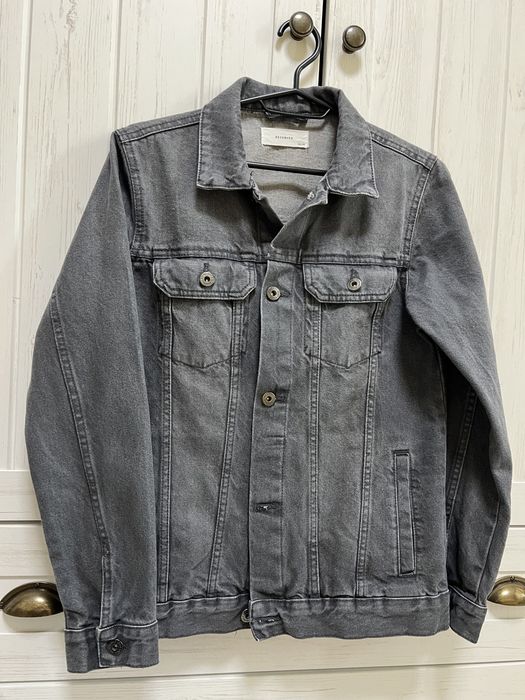 Продам сірий джинсовий піджак reserved