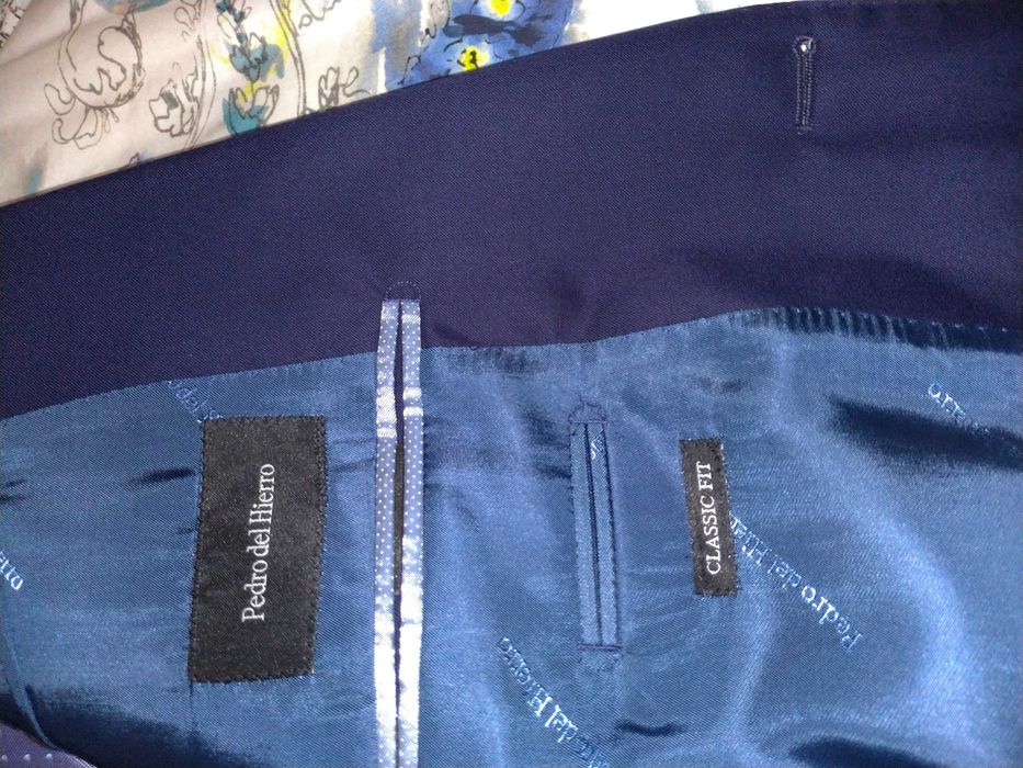 Fato 100% lã. Pedro del Hierro - cor azul. Novo. Nunca usado