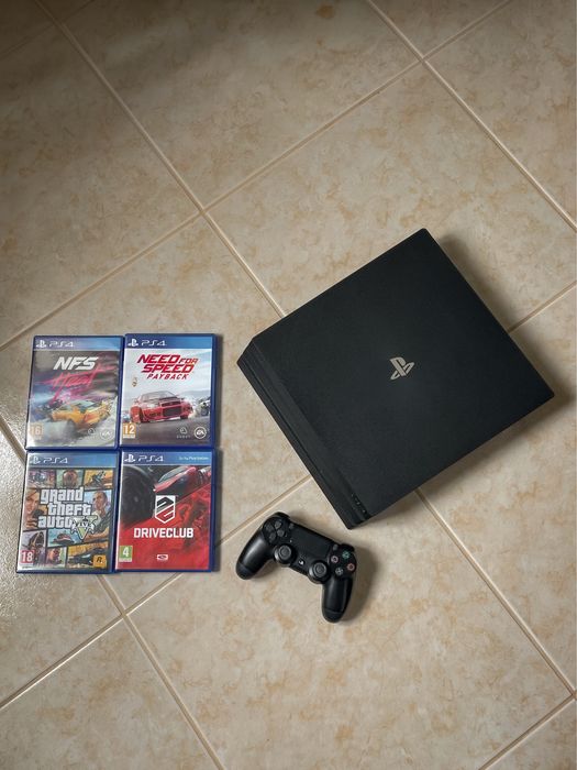 PS4 Pro 1TB + jogos [Excelente estado]