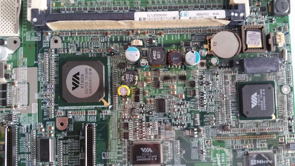 Mainboard Via KT 400A para computador TARGA Visionary 2600 +.