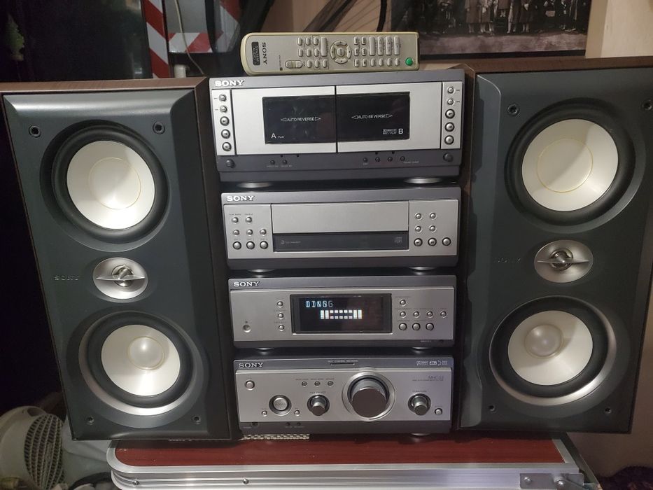 Музыкальный центр SONY MHC-S3.
