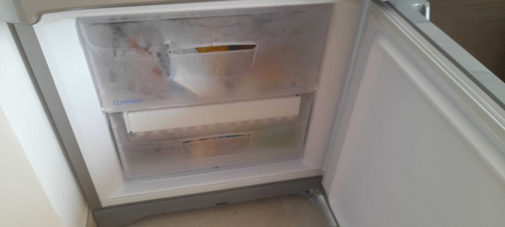 Lodówkozamrażarka indesit 150cm zadbrana