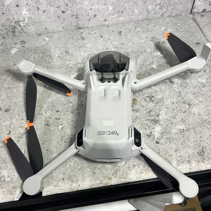Dron DJI Mini 3 + Kontroler RC-N1 | Stan BDB | Etui Sunnylife | 100% Sprawny