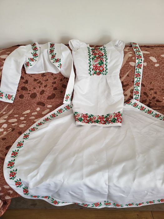 Вишите плаття з болером