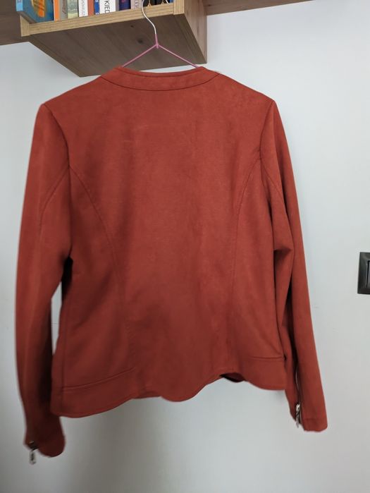 Ceglano czerwona lekką kurteczka ramoneska r.N