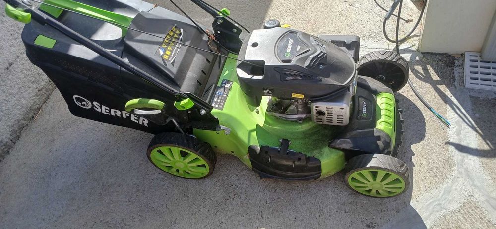 Vendo maquina de cortar relva a gasolina