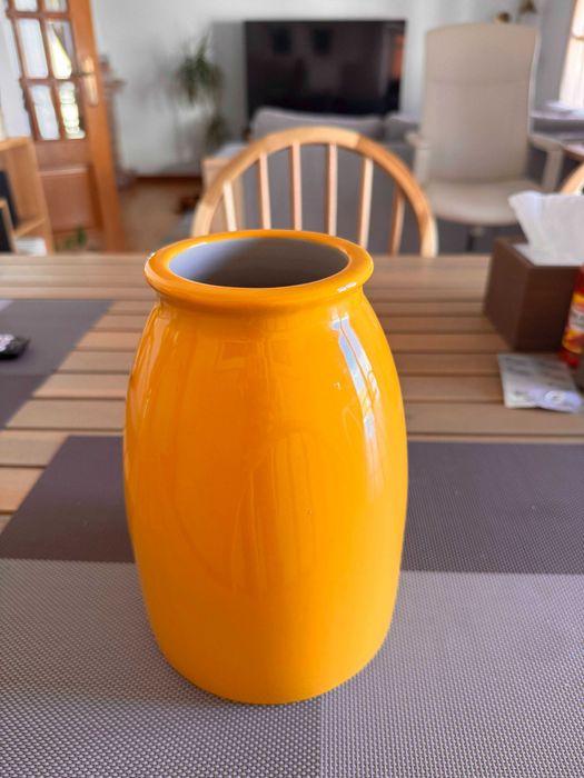 IKEA yellow ceramic vase jarra cerâmica amarela IKEA