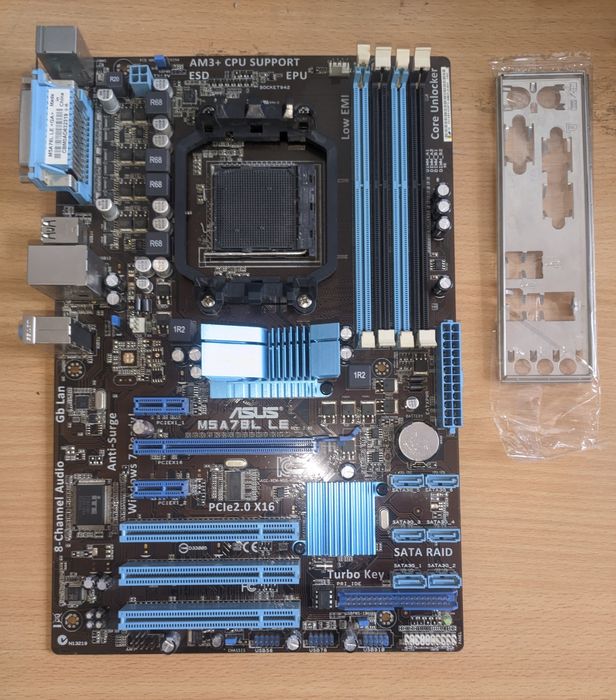 Материнська плата asus am3+