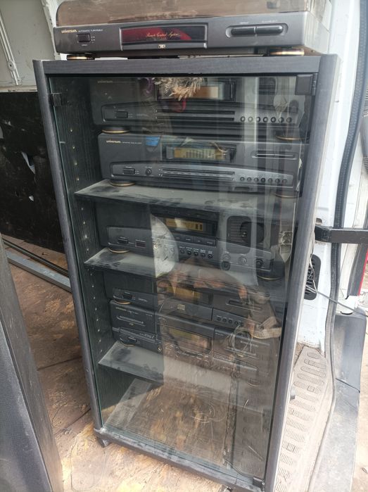 Wieżą stereofoniczna Universum