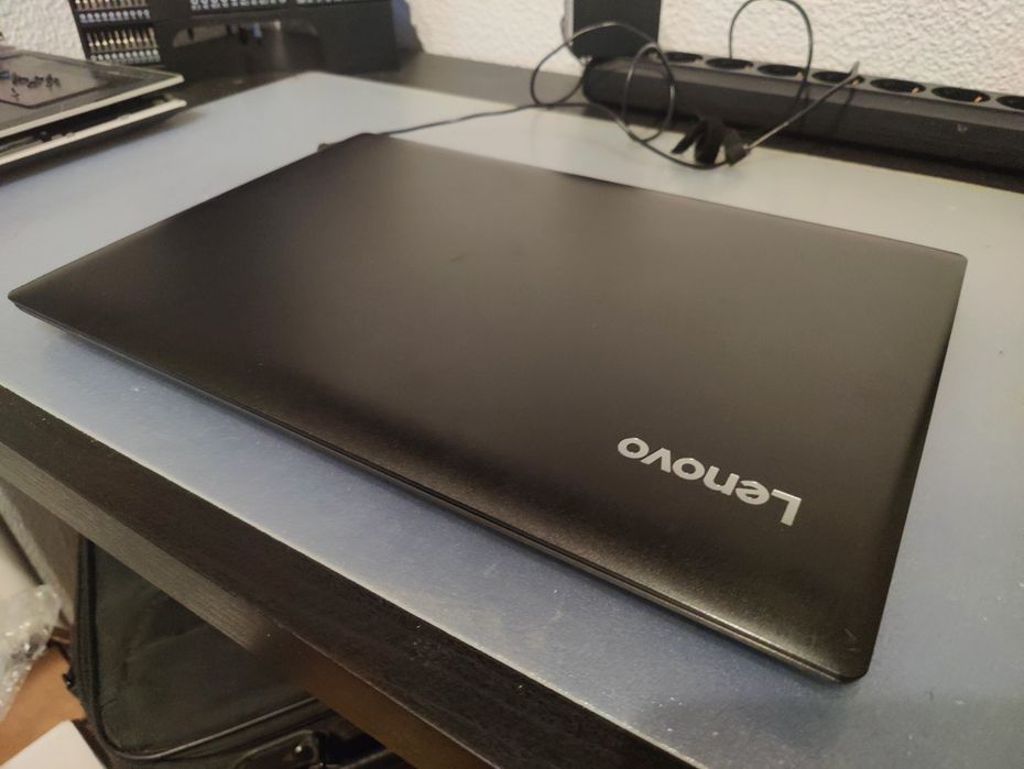 Lenovo IdeaPad 330-15AST