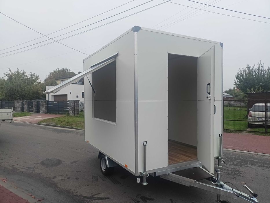 Przyczepa gastronomiczna FOOD TRUCK 750 kg Producent BODEX Radomsko