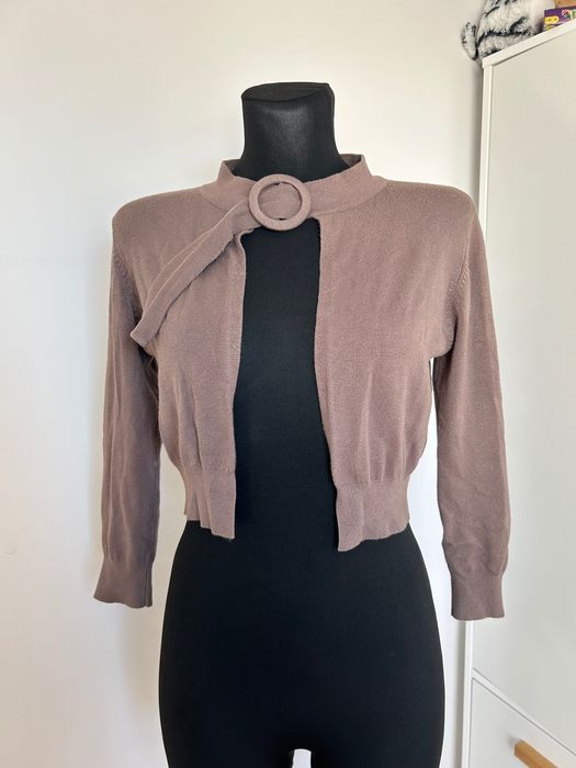 Sweterek bolerko/ narzutka z klamerką M Reserved