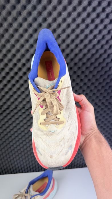 Hoka Arahi 6 running
