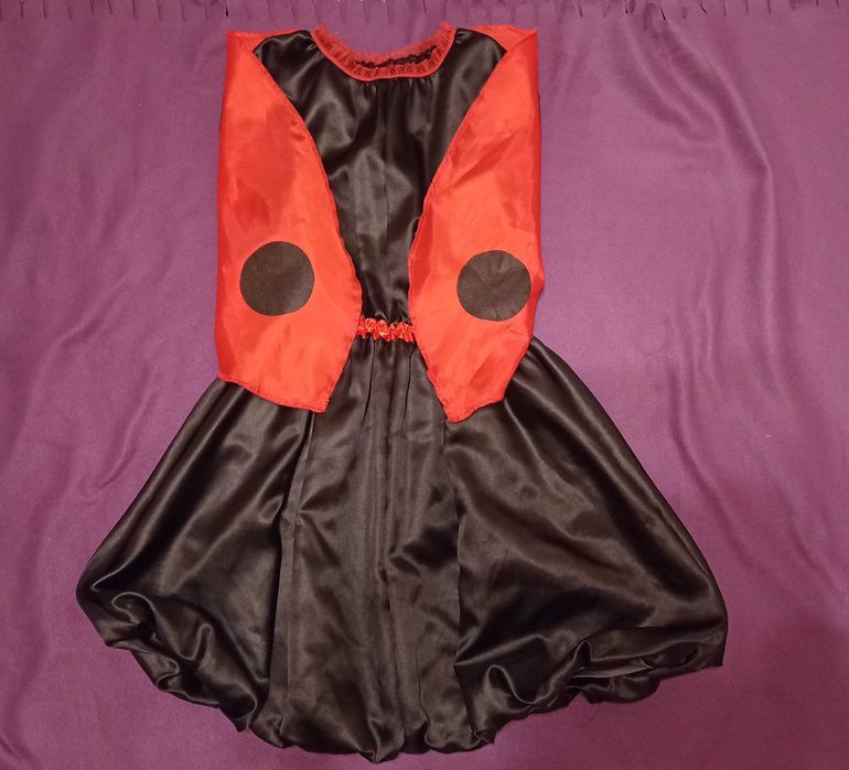 Sukienka Biedronka na bal 128/134