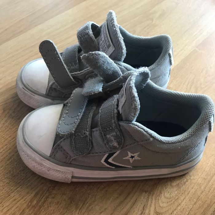 Sapatilhas menino Converse tamanho 22