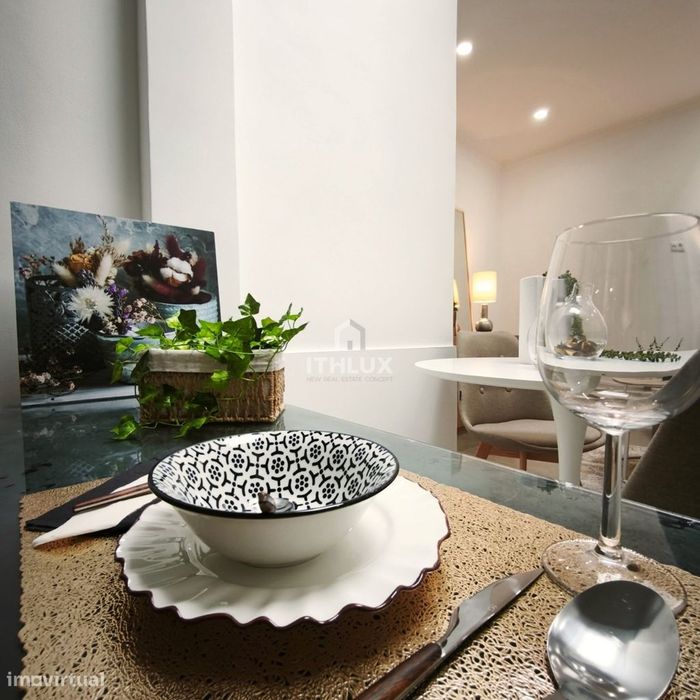 Apartamento T3 Totalmente Remodelado em Penha de França