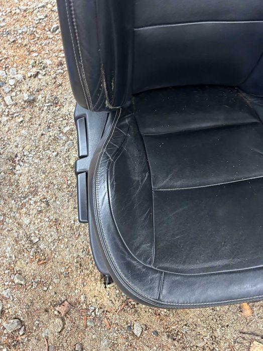 Nissan J10 +2 wnętrze kanapa, fotele wersja UK