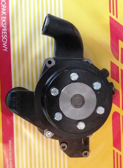 Pompa wody ładowarka Ł34 silnik SW680