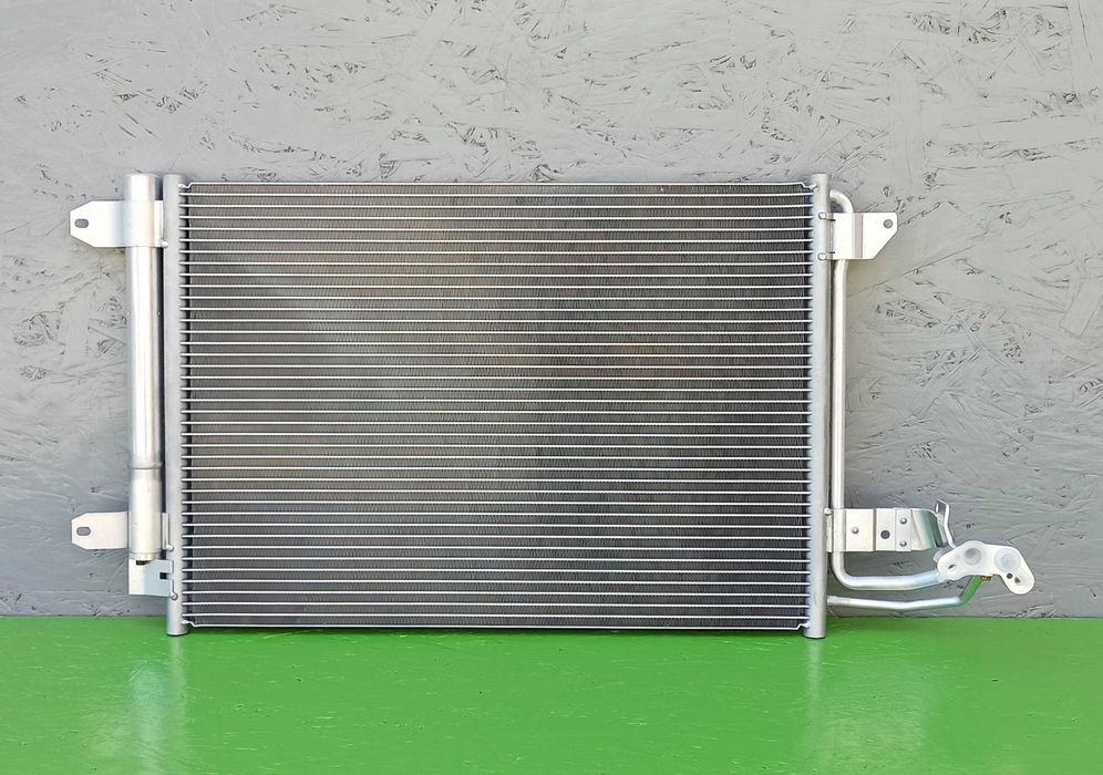 Радиатор кондиционера на Фольксваген Кадди Volkswagen Caddy 04-25р