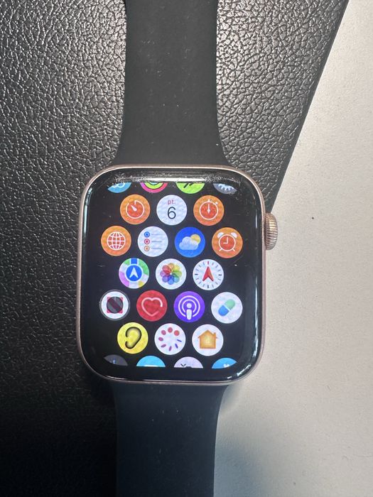 Apple watch 44 SE