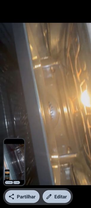 Forno AEG com sistema de limpeza