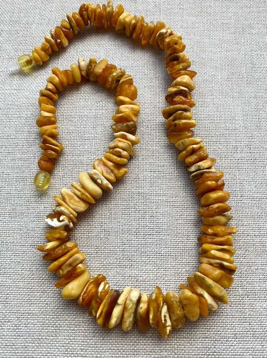 Натуральный  янтарь. Бусы.