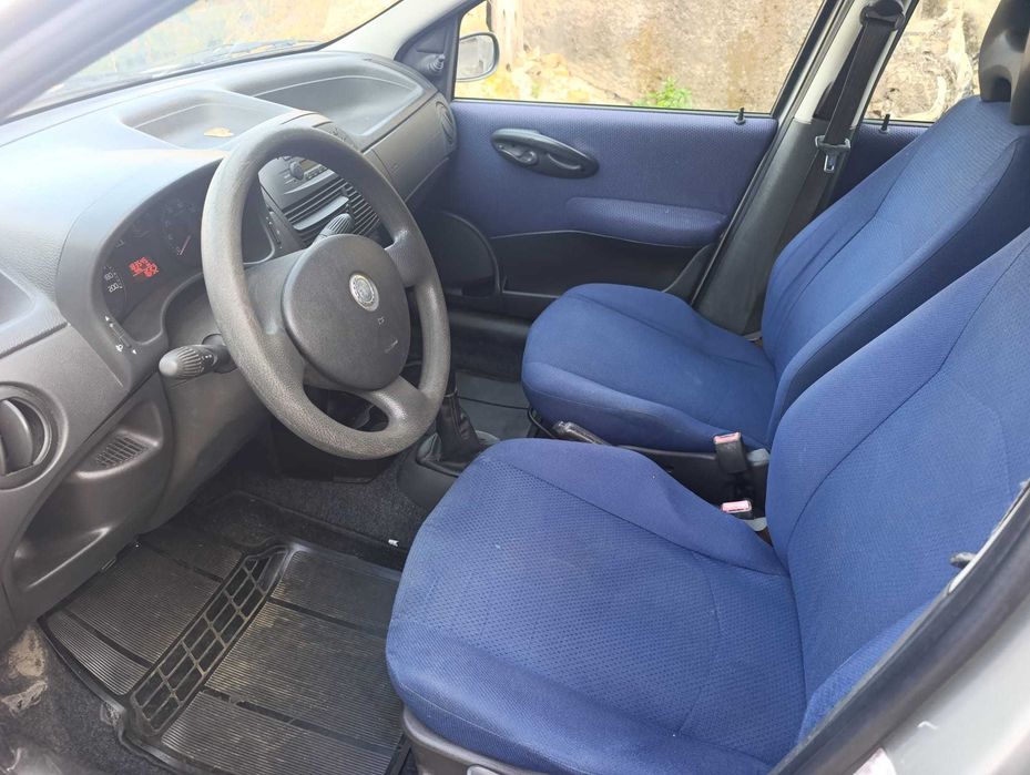 Fiat punto 1.3 multijet diesel foto 5