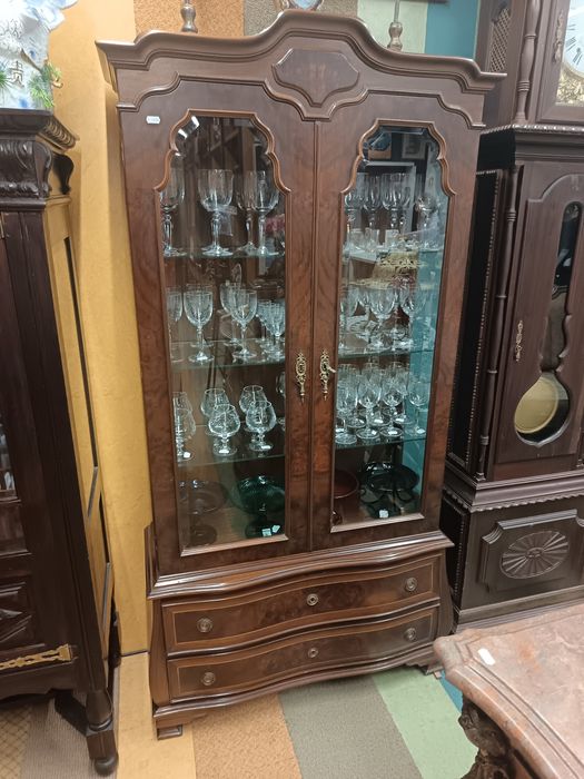 Móvel vitrine em excelente estado