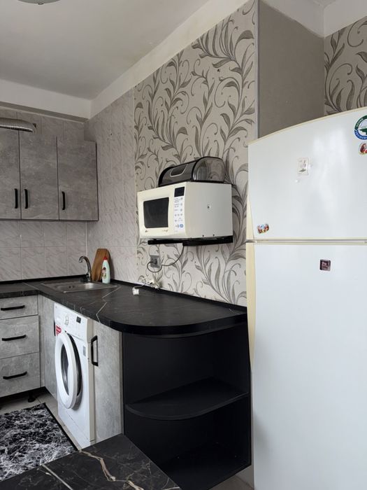 Здам подобово 3-кімнатну картиру.