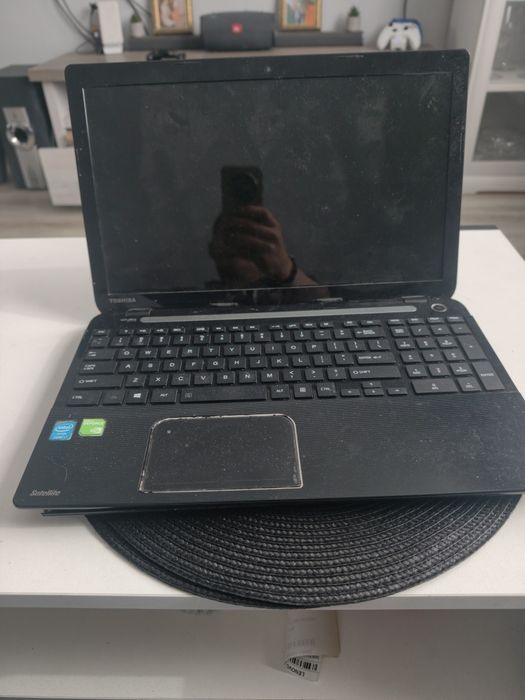 Laptop Toshiba działający