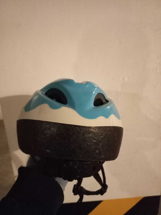 Kask rowerowy dziecięcy marki Decathlon