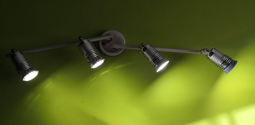 Lampa LED listwowa sufitowa łamana regulowaną 4x led GU10