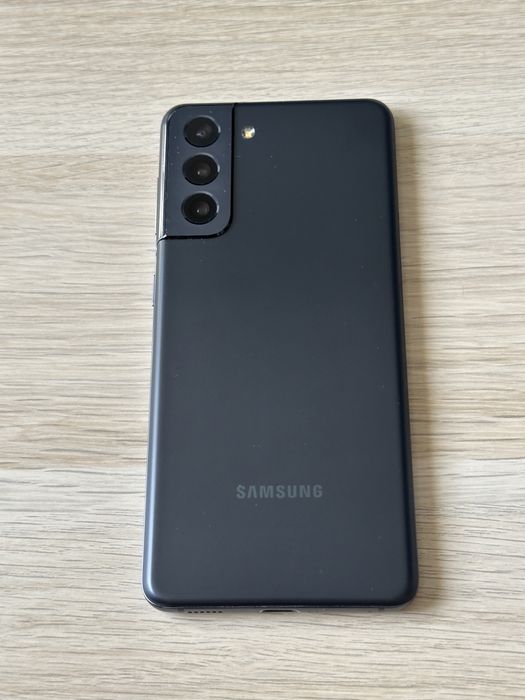 Samsung Galaxy S21 - stan bardzo dobry