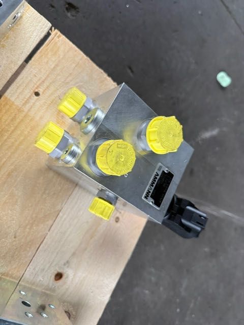 paleta hydrauliki nowa do maszyn budowlanych