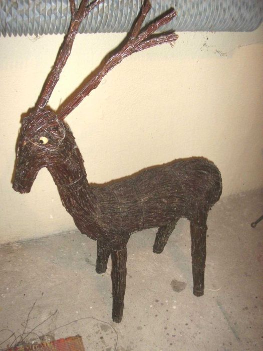 Piękne rzeźby z gałęzi i pni drzew, do ogrodu, wnętrza