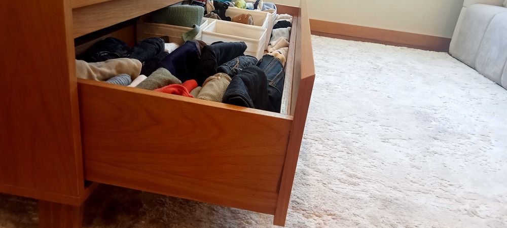 Cómoda em madeira carvalho cor cerejeira Nova 120x90x50