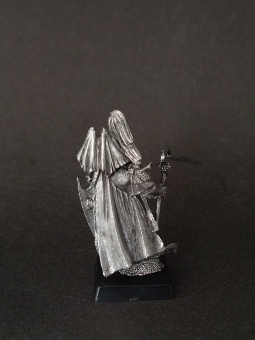 Dark Elf Lord with Axe and Shield Warhammer Fantasy Old World