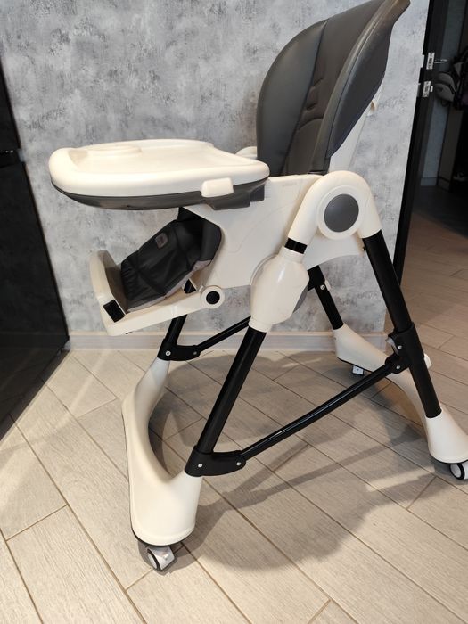 Стільчик для годування