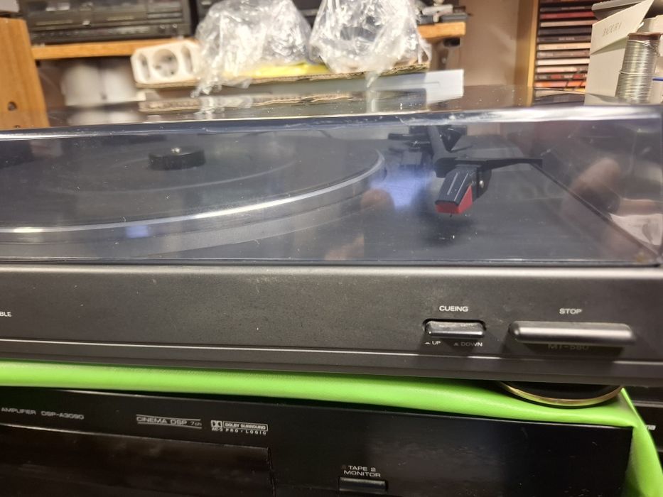 Gramofon Fisher MT-580